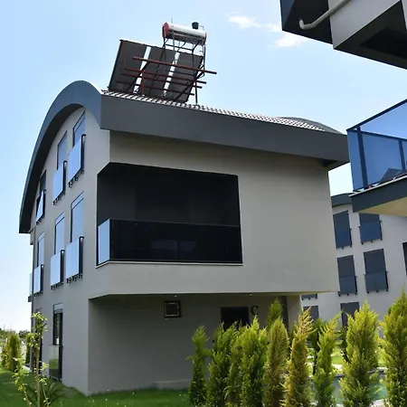 Side De Deniz Manzarali Oezel Havuzlu Villa Eskiomerler