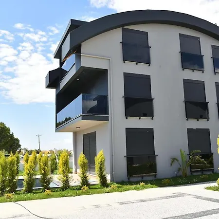 Side De Deniz Manzarali Oezel Havuzlu Villa