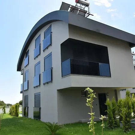 Side De Deniz Manzarali Oezel Havuzlu Villa Eskiomerler