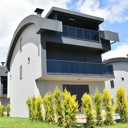 Villa Side De Deniz Manzarali Oezel Havuzlu Eskiomerler