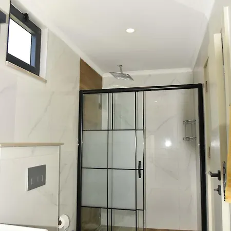 Villa Side De Deniz Manzarali Oezel Havuzlu Eskiomerler